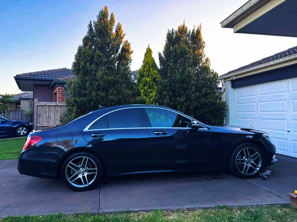 商务轿车车型照片